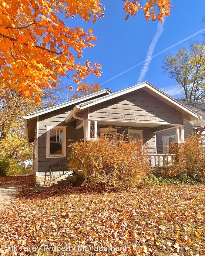 2 br, 1 bath House 1308 S 19th St House Rental in Terre Haute, IN