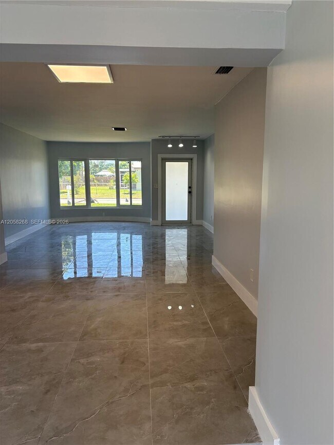 Foto del edificio - 2227 NW 65th Ave