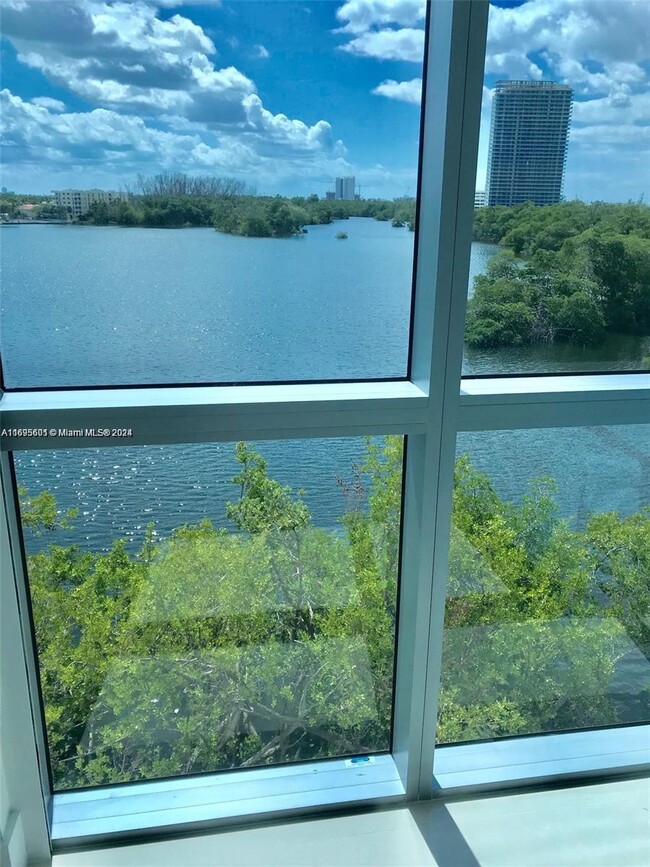 Foto del edificio - 17111 Biscayne Blvd