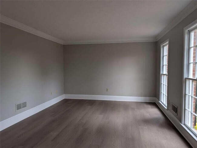 Foto del edificio - 443 Cricket Ridge Ct