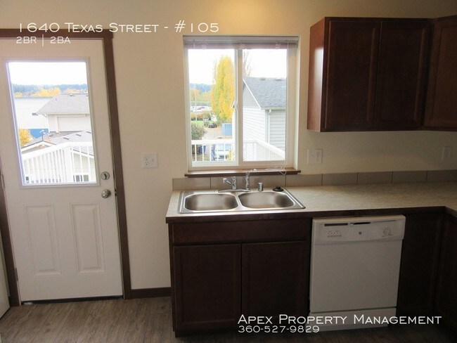Building Photo - Eureka Townhomes - CENTRAL