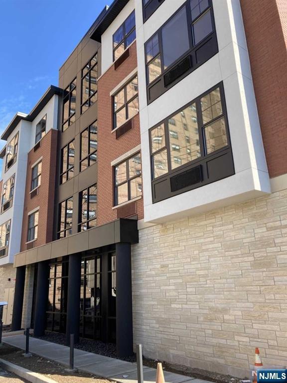Building Photo - 209 Oakdene Pl