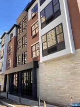 Building Photo - 209 Oakdene Pl