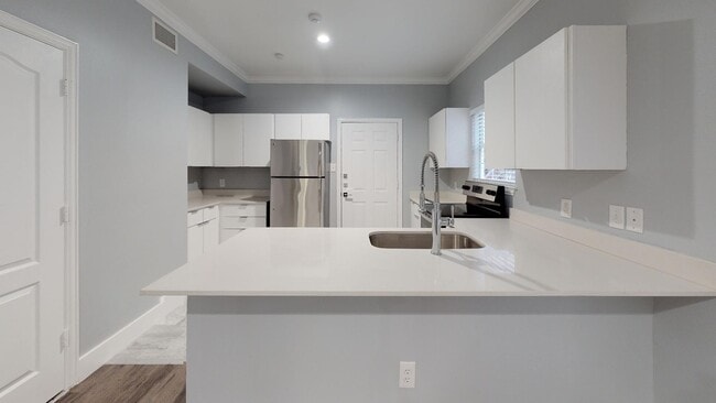 Building Photo - 4125 Holland