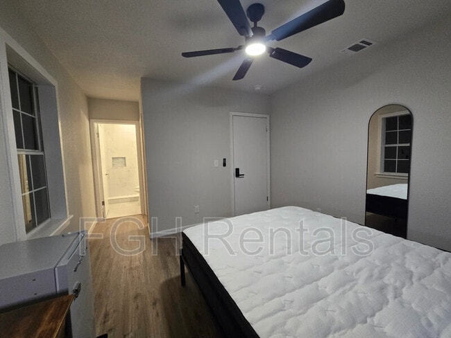 Foto del edificio - 12107 El Sendero St