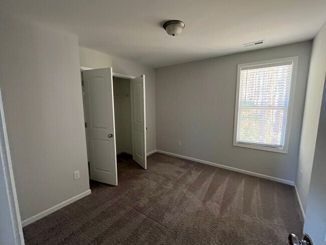 Building Photo - Leland - Newer construction house with 2-c...
