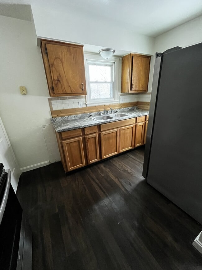 Building Photo - 7351 Clovernook Ave