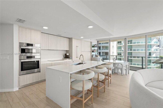 Foto del edificio - 488 NE 18th St