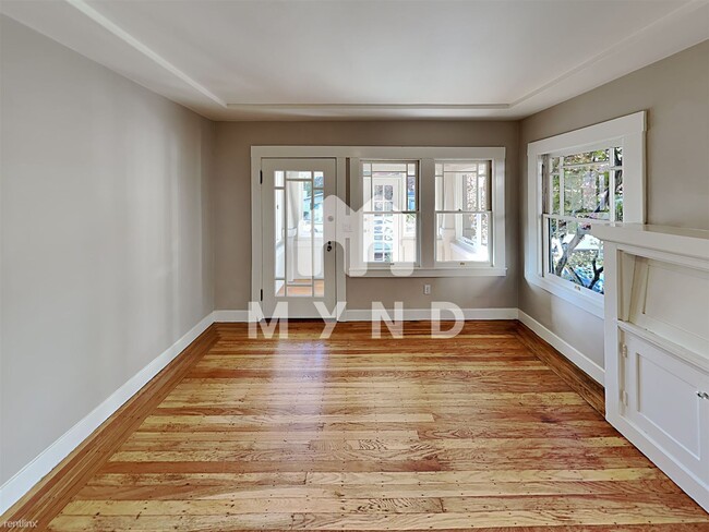 Building Photo - 2 br, 1 bath House - 3884 Whittle Ave