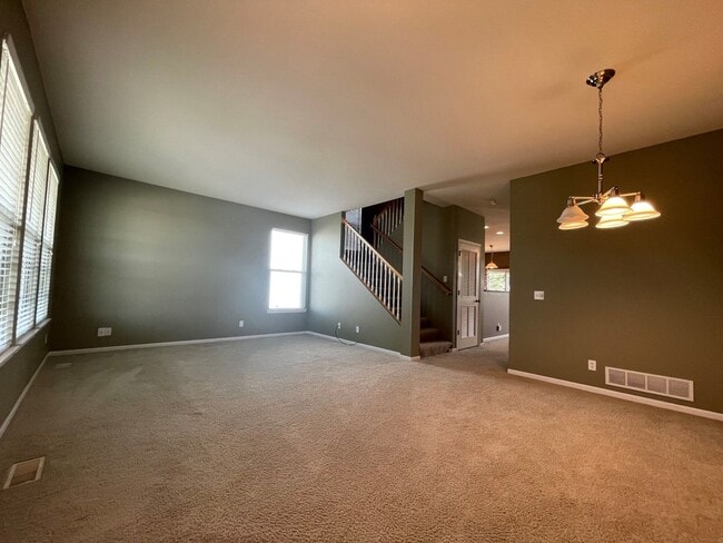 Building Photo - Home For Rent Papillion