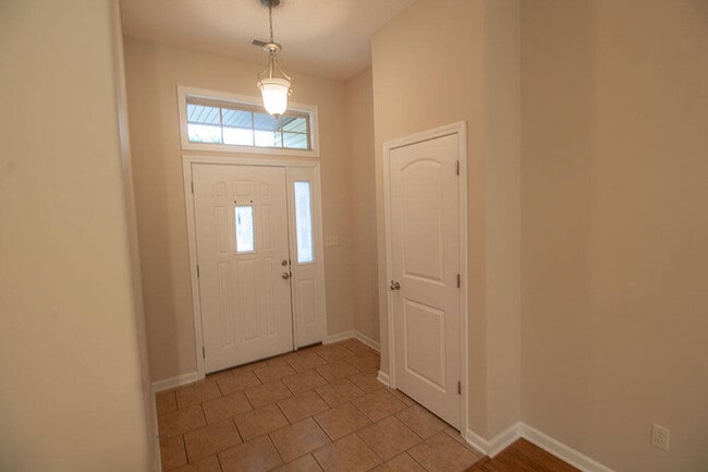 Foto del edificio - 7002 Madison Creek Dr