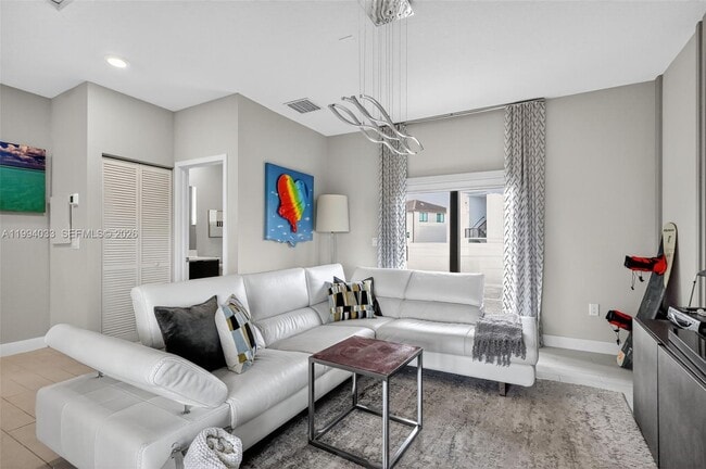 Foto del edificio - 4740 NW 84th Ave