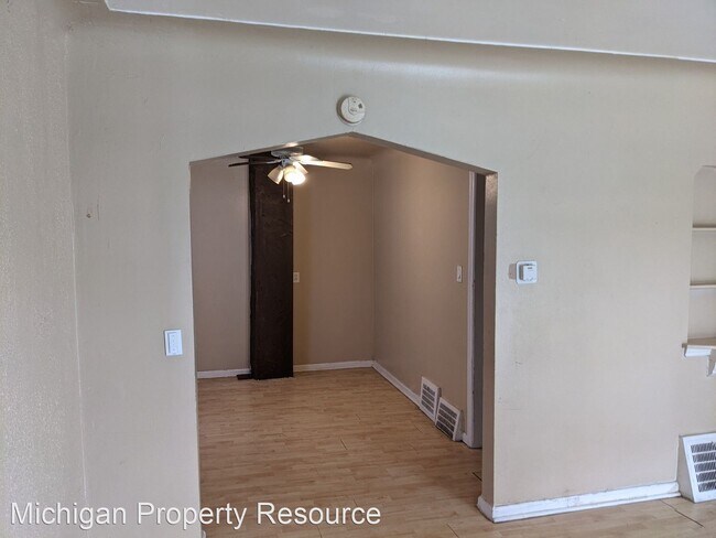 Building Photo - 2 br, 1 bath House - 2034 Ewald Circle