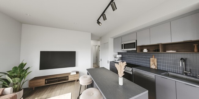 Building Photo - Maison Riverain