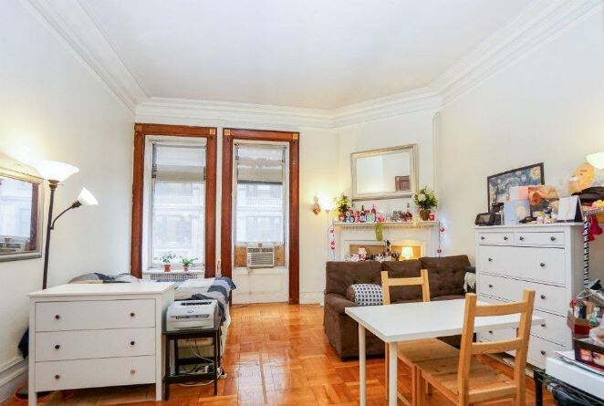 Primary Photo - 584 5th Ave