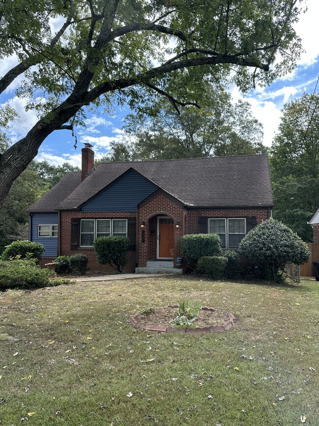 Photo - 958 Winburn Dr House