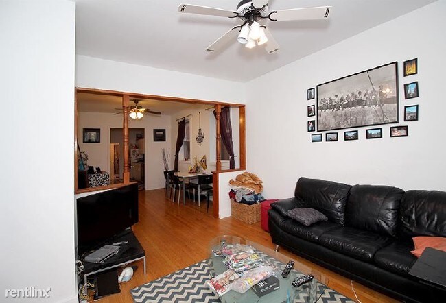 Foto del edificio - 3311 N Hoyne Ave