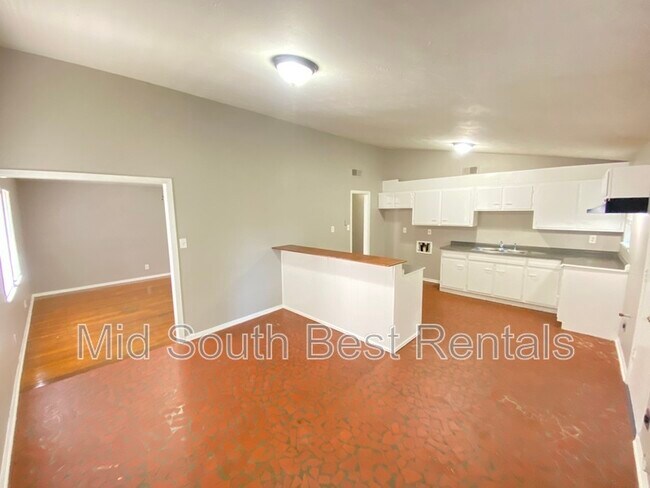 Building Photo - 3082 Bluffdale St