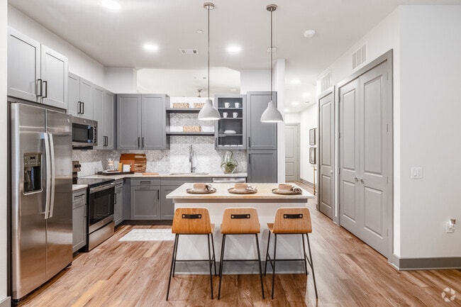 1BR, 1BA - 797SF - Cocina - Aura Thirty2
