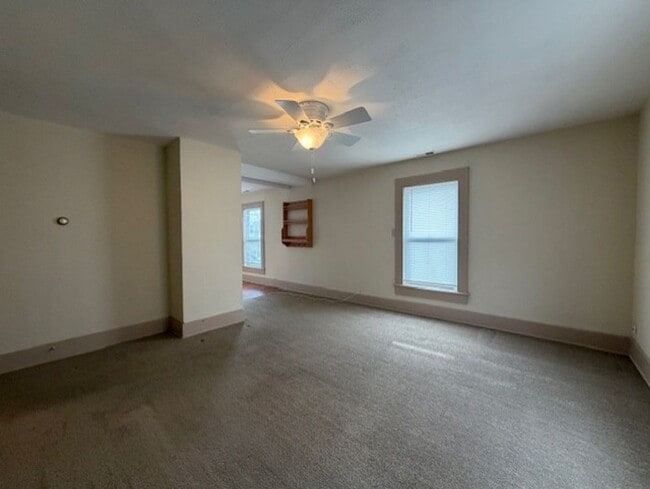 Foto del edificio - 22 1/2-22 1/2 Willis Ave