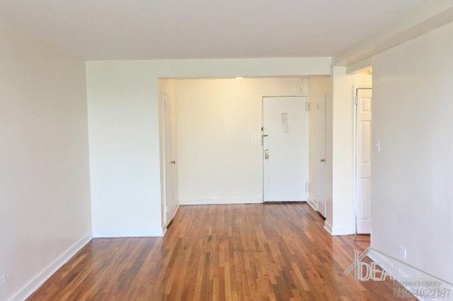 Building Photo - Canarsie JR4 w/ Terrace