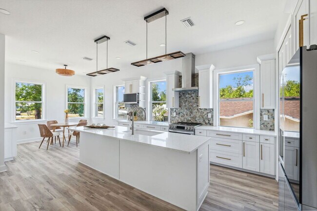 Foto del edificio - 8622 Inwood Dr