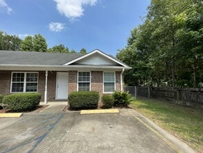 Building Photo - 986 Live Oak Dr