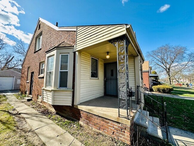 Building Photo - 3 Bedroom 1 Bath Home For LEASE Section 8 ...