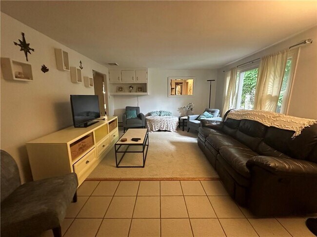 Foto del edificio - 128 Riverside St