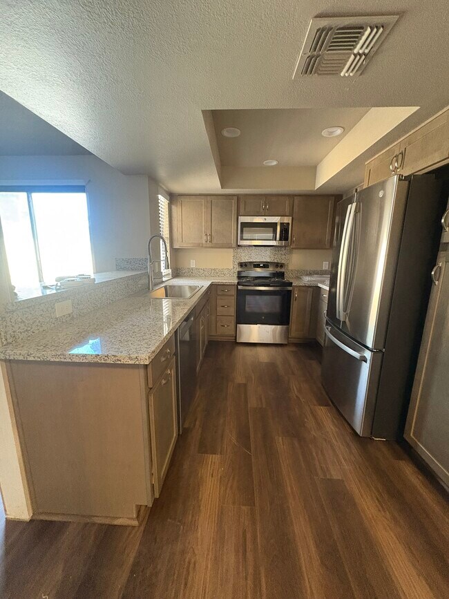 Foto del edificio - 5095 W Kadota Ave