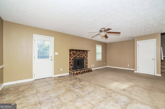 Foto del edificio - 4872 Pebblebrook Dr