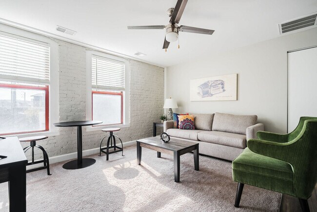 Foto del edificio - 615 N East St