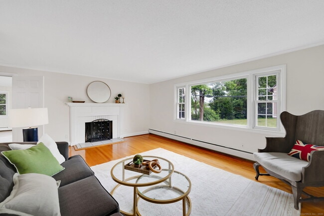 Building Photo - 36 Westmoreland Dr