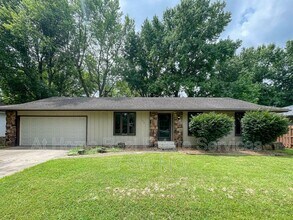Building Photo - 1236 W Winkler St
