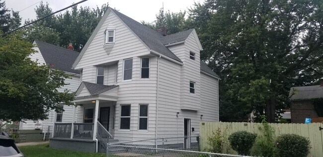 Building Photo - 3164 W.90th