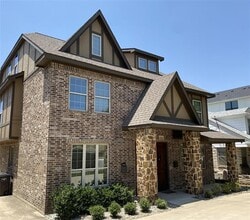 Building Photo - 2724 Forest Park Blvd