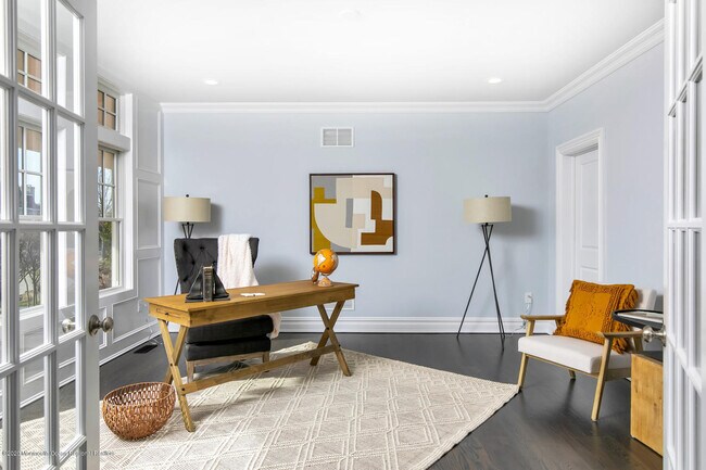 Building Photo - 10 Monmouth Shire Ln