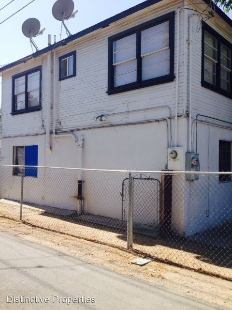 Building Photo - 110 1/2 Niles St