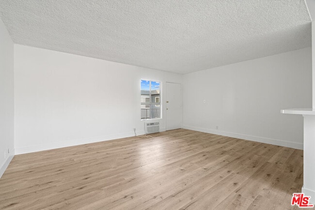 Building Photo - 1420 S Bedford St