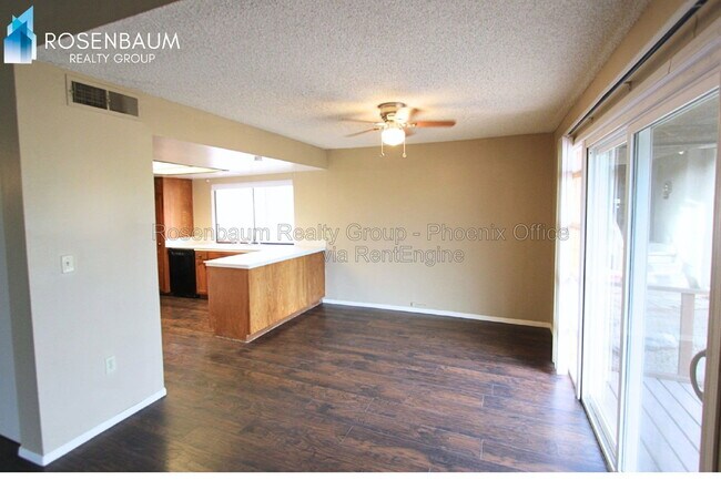Foto del edificio - 820 E Junction St