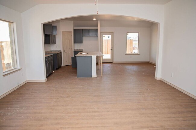 Building Photo - Lease This Stunning New Construction | Irr...