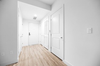Entrance Hallway - Brookhurst Place - I