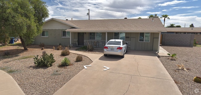 Building Photo - 1429 S Roberts Rd