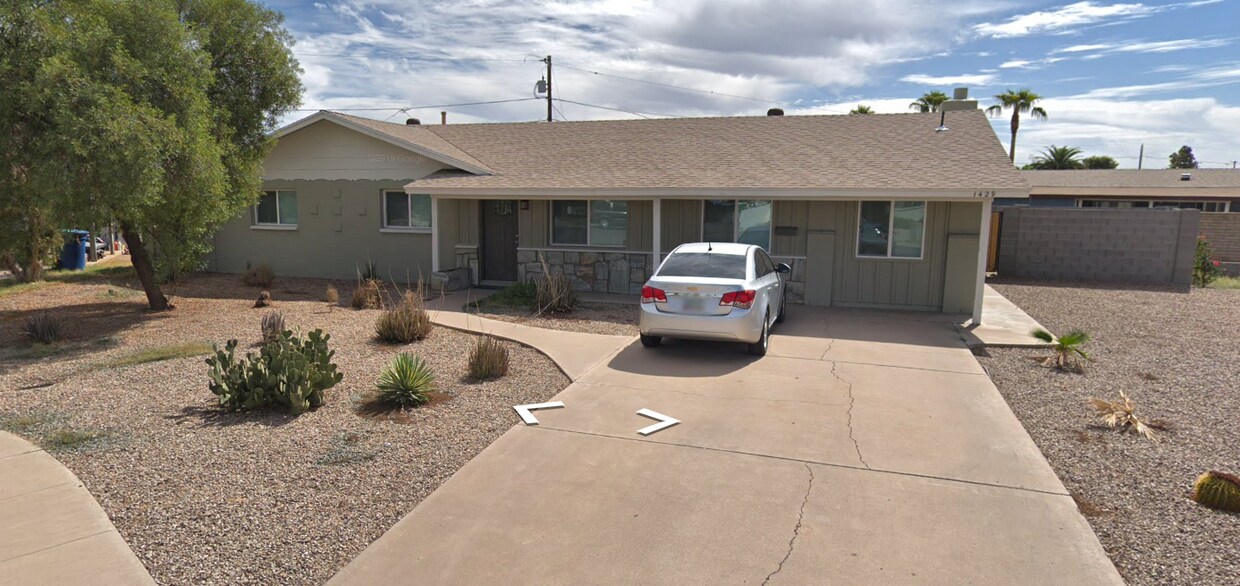 Primary Photo - 1429 S Roberts Rd
