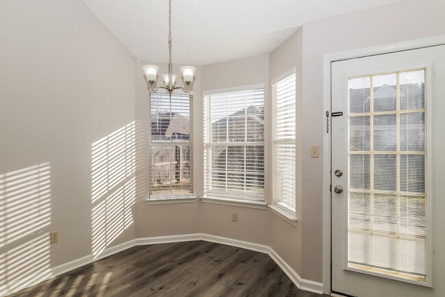 Building Photo - 8478 Regal Bend Dr