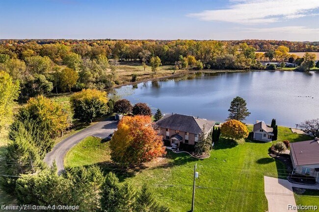 Foto del edificio - 27330 Sandy Hill Ln