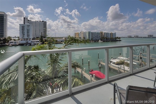 Foto del edificio - ELOQUENCE ON THE BAY CONDO