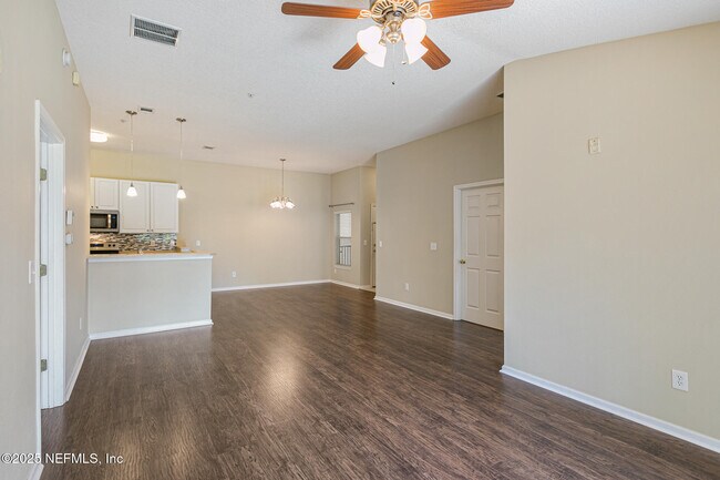 Foto del edificio - 9411 Osprey Branch Trail