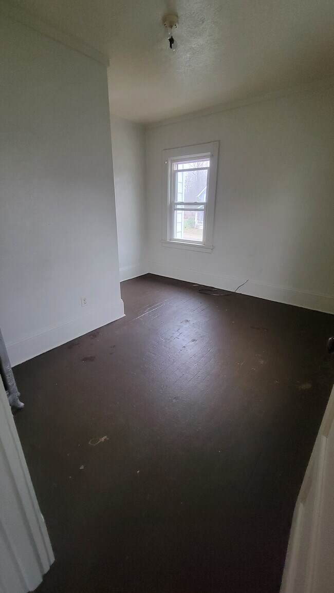 BedRoom - 4110 Cleveland Ave