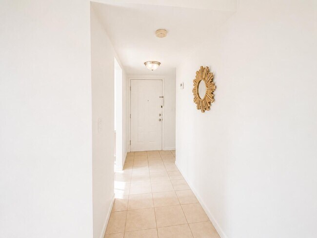 Foto del edificio - 711 N Pine Island Rd